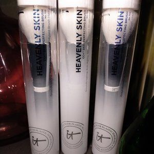 💋IT HEAVENLY SKIN-CC+SKIN PERFECTING BRUSH No702. Brand New 3pc.